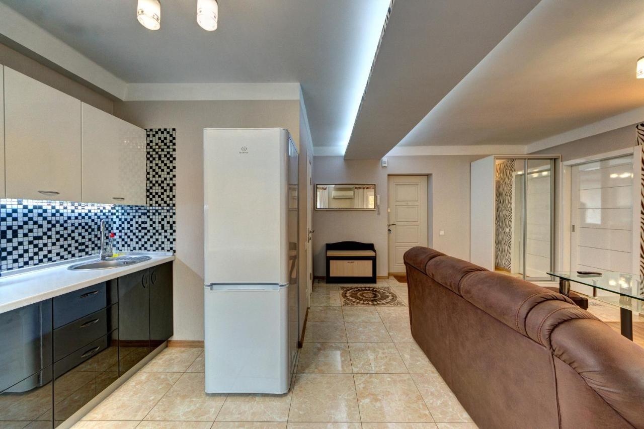 Excellent Apartment Druzhby Narodov Boulevard 3A. Lybedskaya Metro Station Киев Экстерьер фото